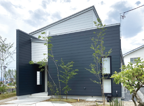 築47年の2階建て住宅のTRETTIOリノベーション後外観